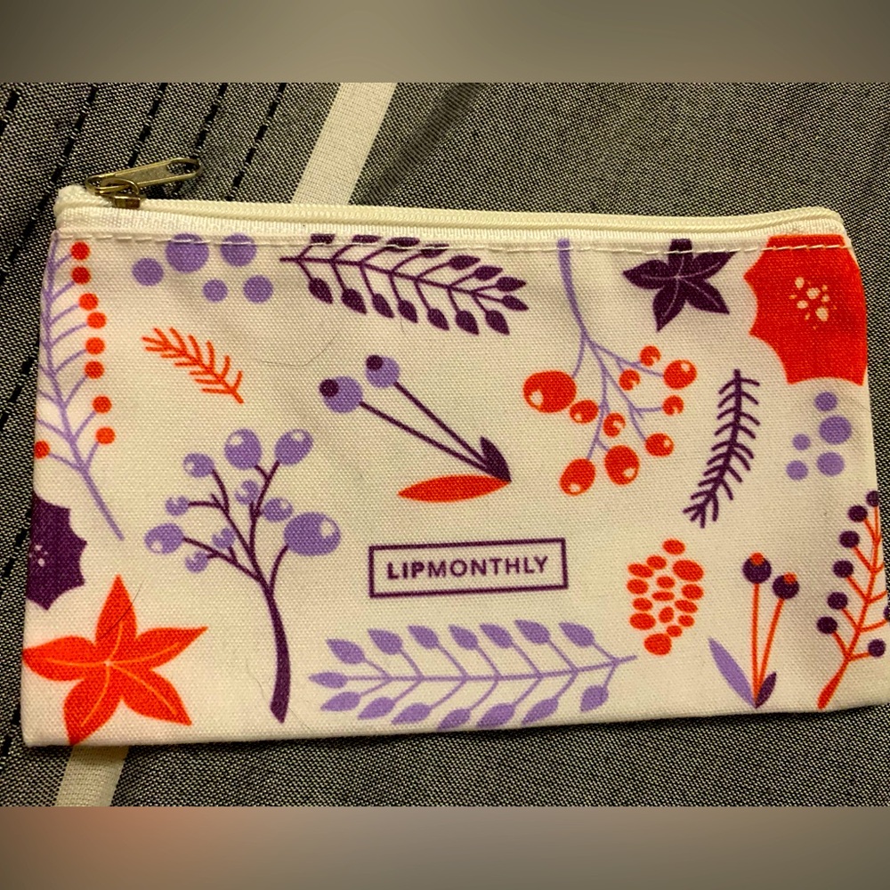 FREE w/$30 purchase || LipMonthly makeup bag